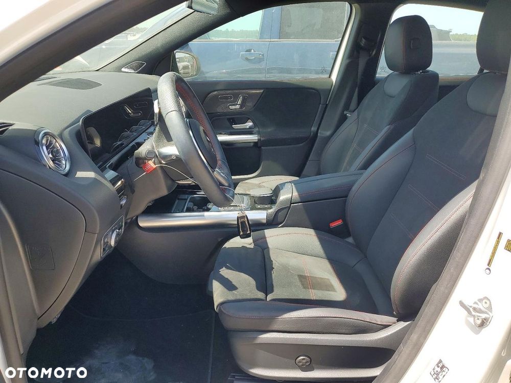 Mercedes-Benz GLA AMG 35 4-Matic - 3