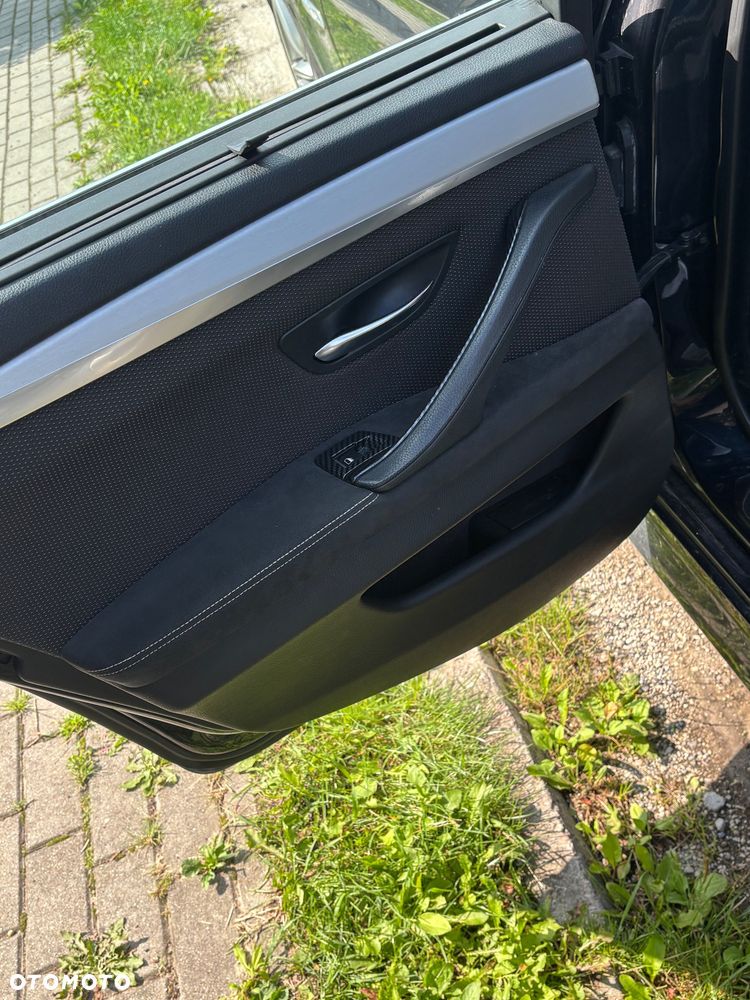 BMW Seria 5 520i - 11