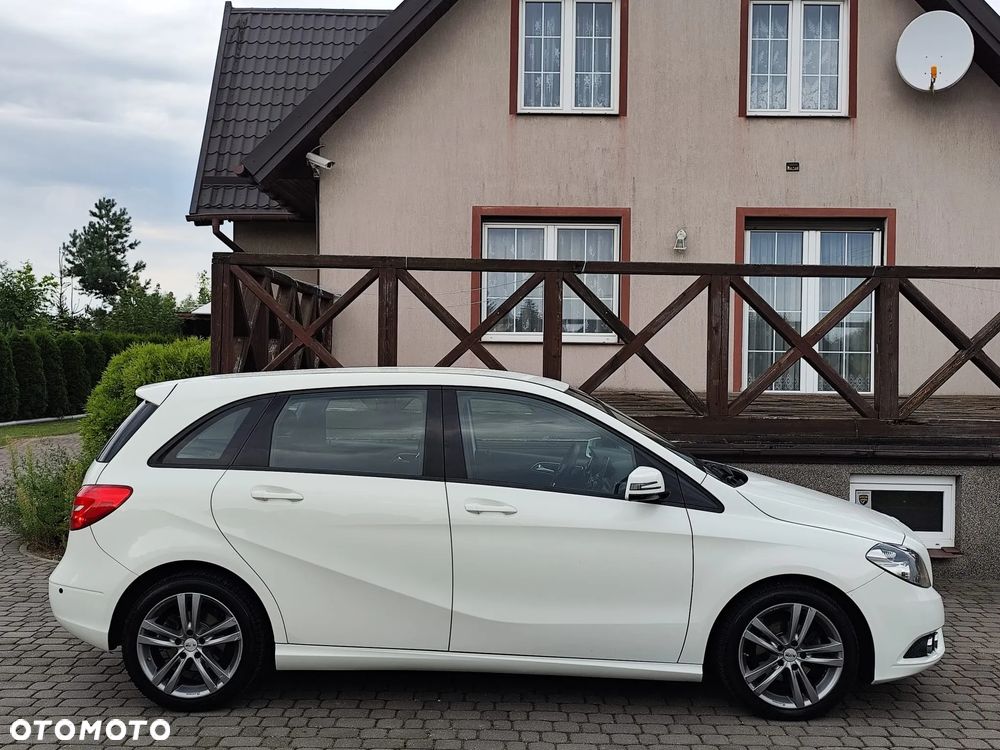 Mercedes-Benz Klasa B 180 Edition - 9