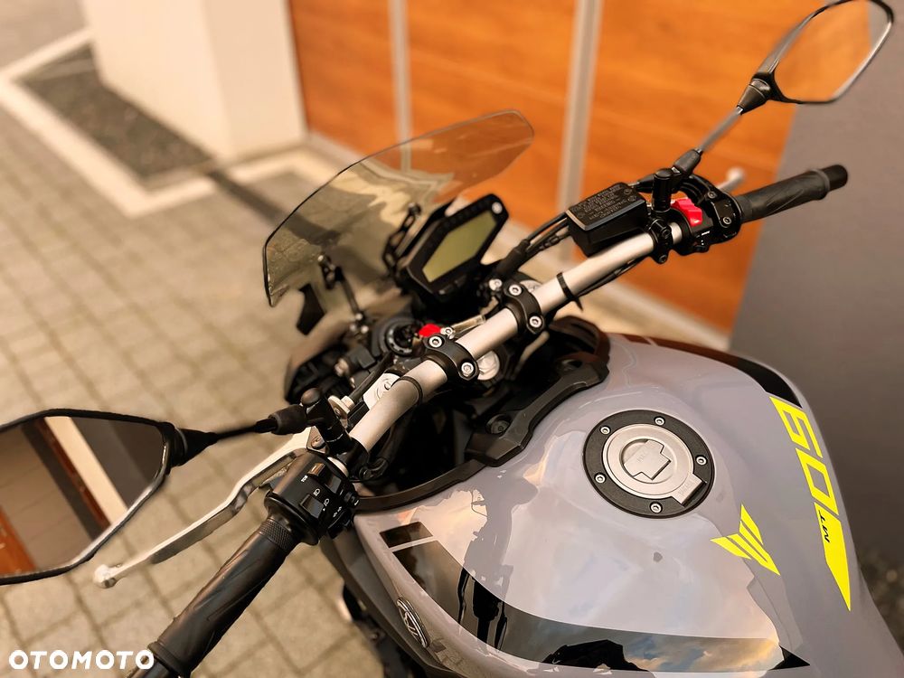 Yamaha MT - 7