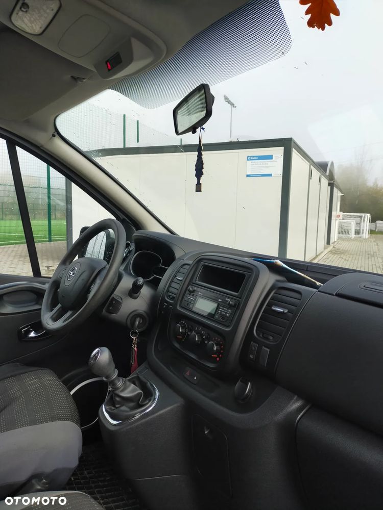 Opel Vivaro - 11