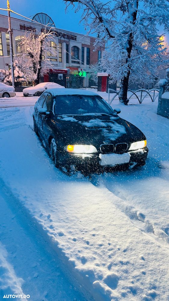 BMW Seria 5 525iA - 2