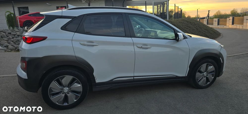 Hyundai Kona Premium - 18