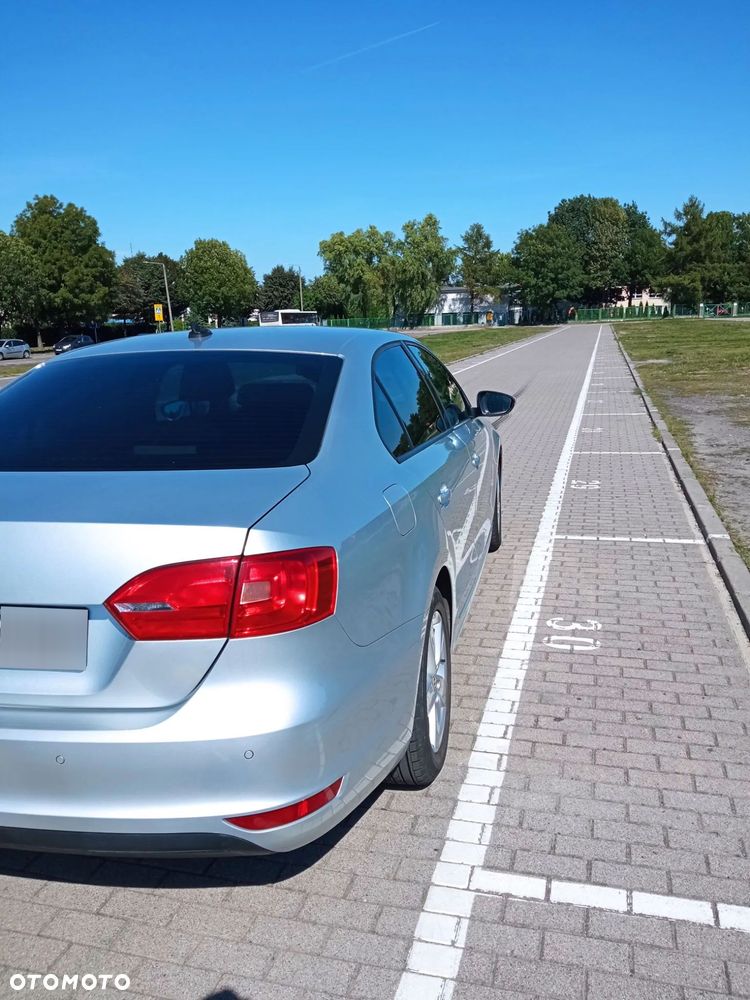 Volkswagen Jetta 1.6 TDI Comfortline Optimum - 9