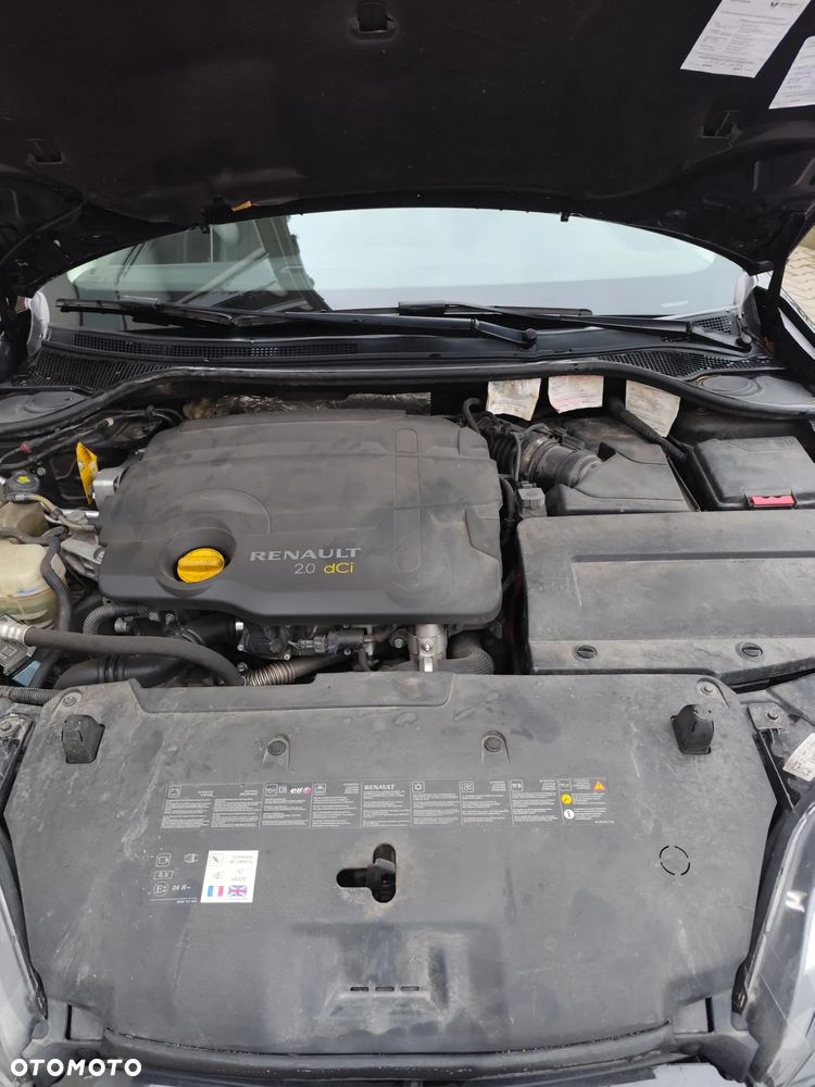 Renault Laguna dCi 150 FAP Start-Stop Bose Edition - 16