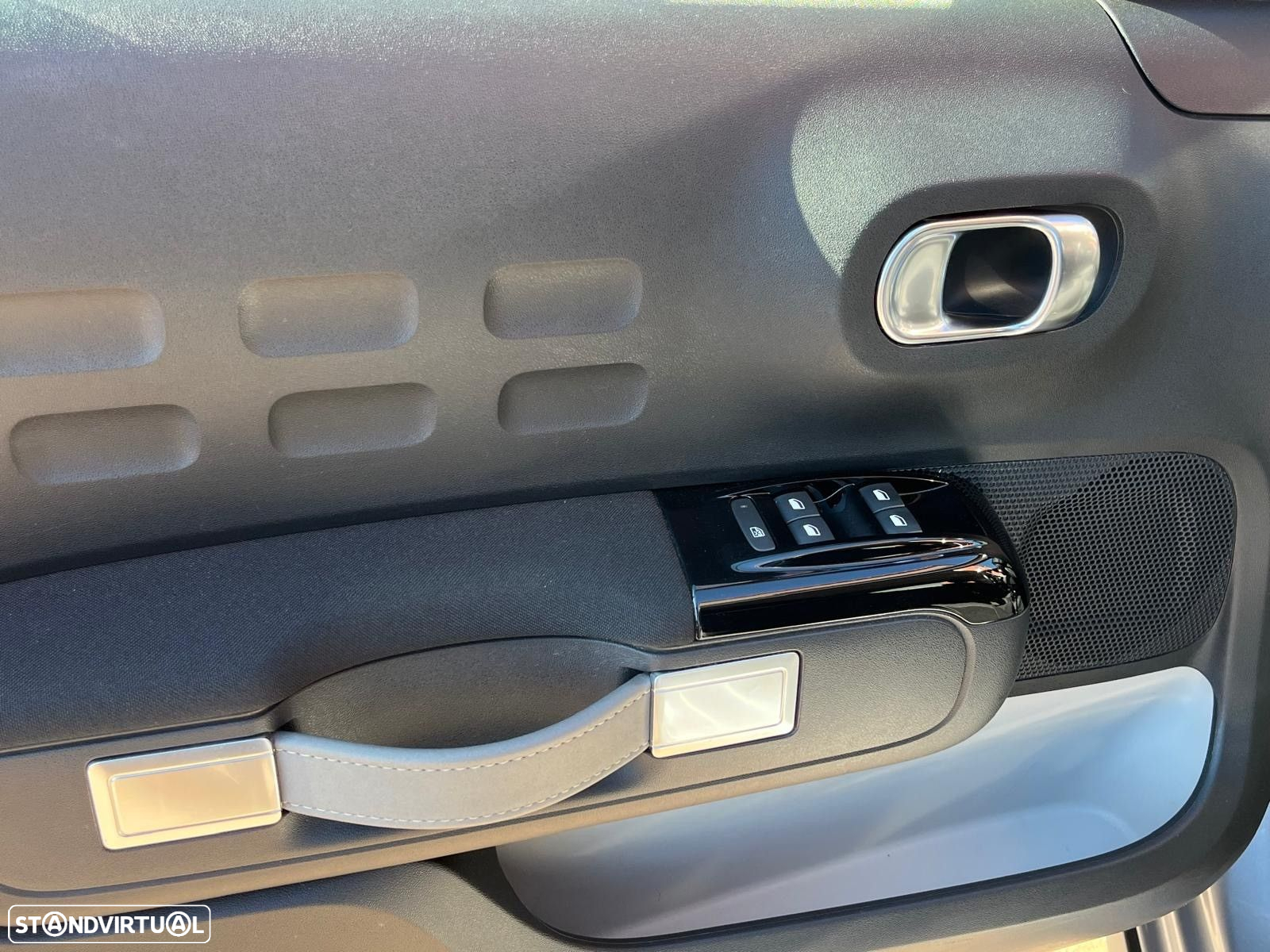 Citroën C3 1.2 PureTech Shine Pack EAT6 - 9