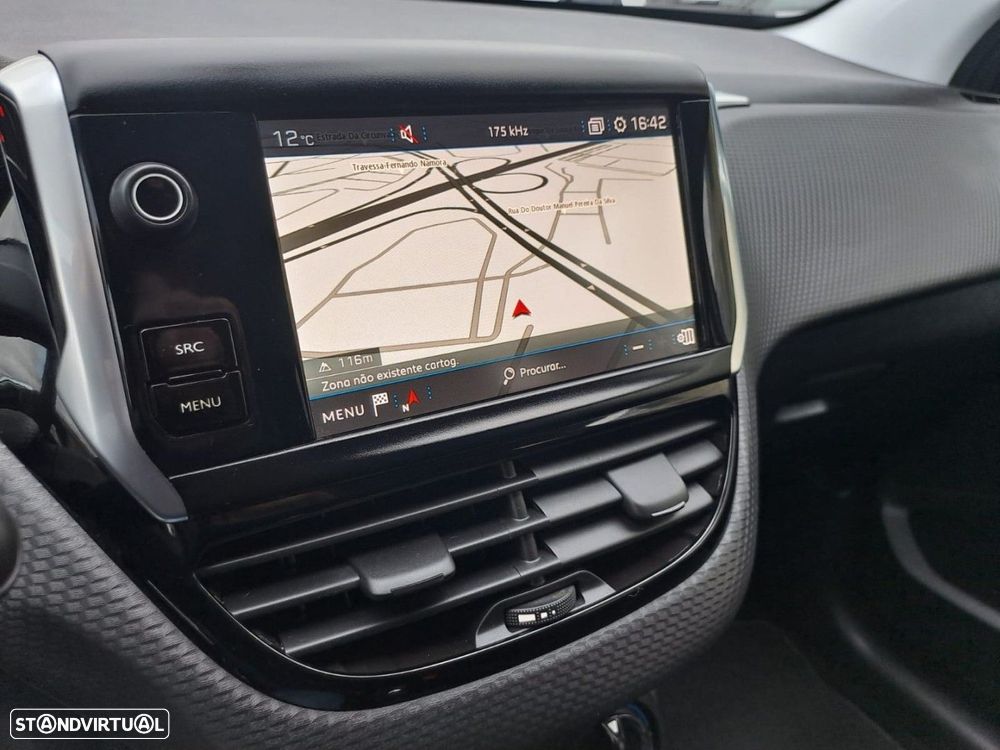 Peugeot 208 1.2 PureTech Signature - 15