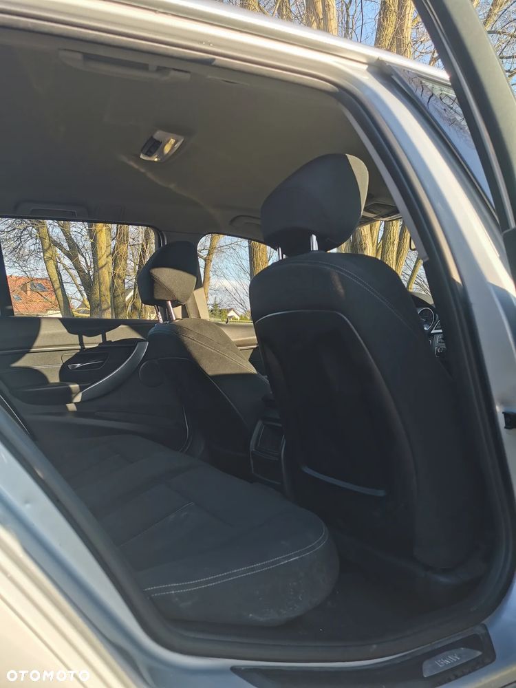 BMW Seria 3 320d xDrive - 14