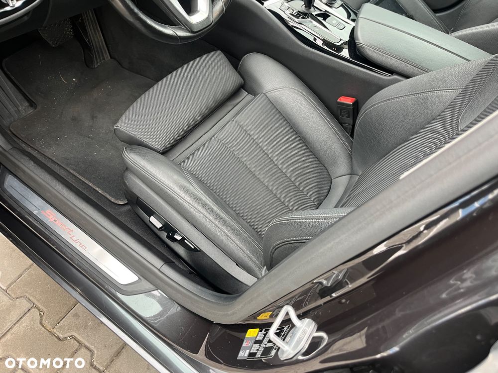 BMW Seria 5 530e iPerformance xDrive Sport Line sport - 15