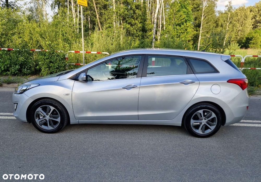 Hyundai i30 blue Kombi 1.6 GDi YES Silver - 4