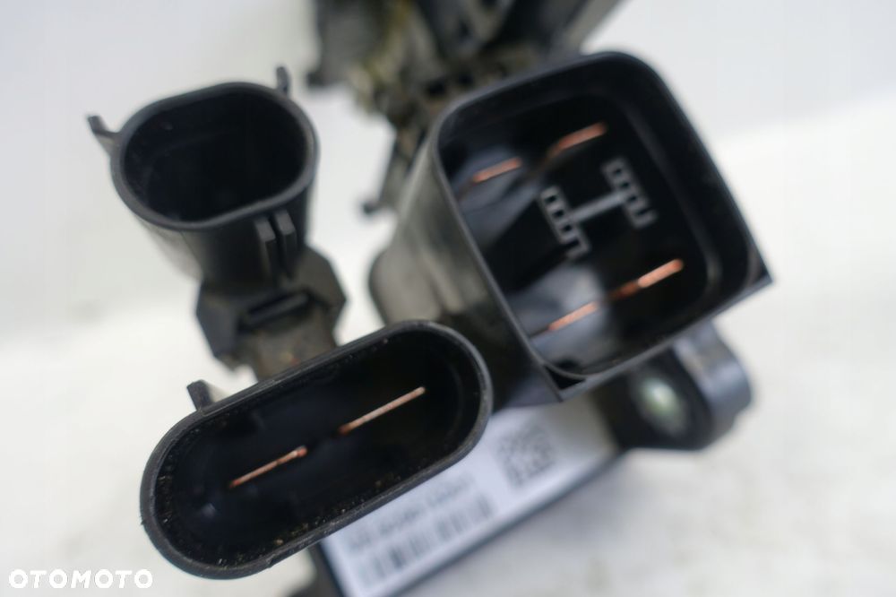 BMW F30 F31 3.0 D BEZPIECZNIK AKUMULATORA oryginał - 3