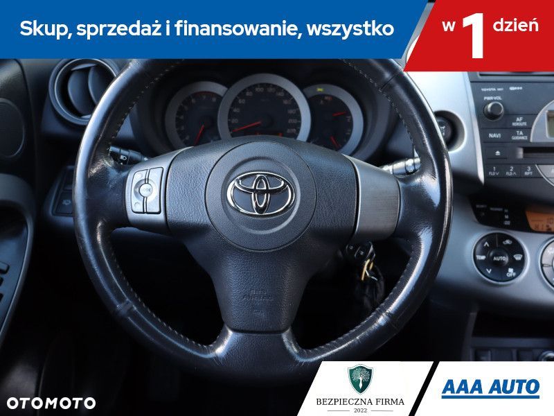 Toyota RAV4 - 18