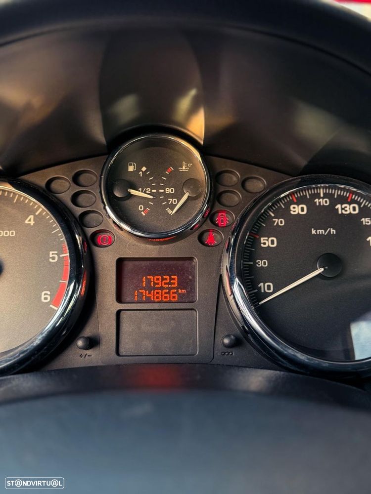 Peugeot 207 1.4 HDi Premium - 16