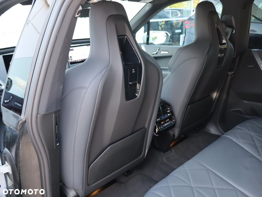 BMW iX xDrive60 111.5kWh - 17