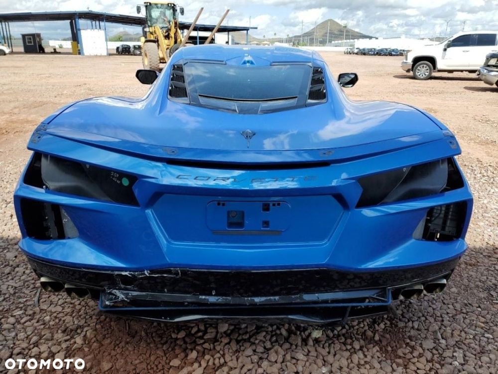 Chevrolet Corvette - 5