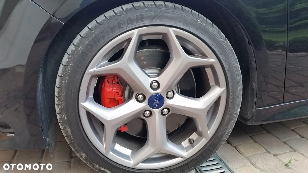 Ford Focus ST - 12