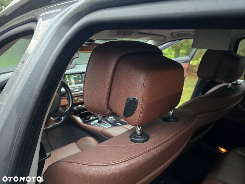 BMW Seria 5 525d xDrive Sport-Aut - 25