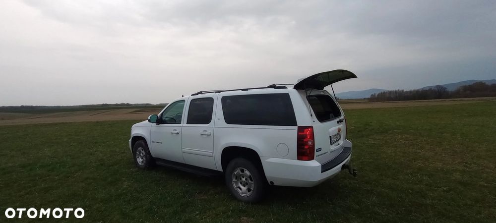 Chevrolet Suburban - 3