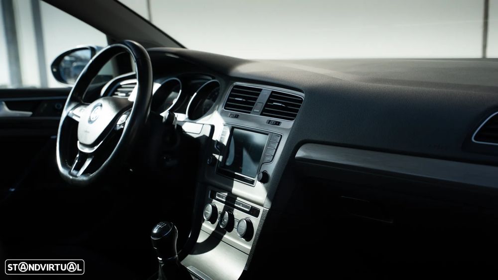 VW Golf Variant 1.6 TDi Confortline - 29