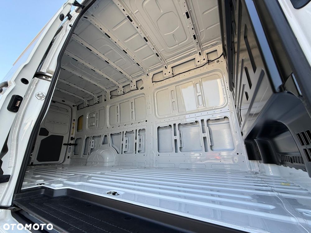 Volkswagen Crafter - 27