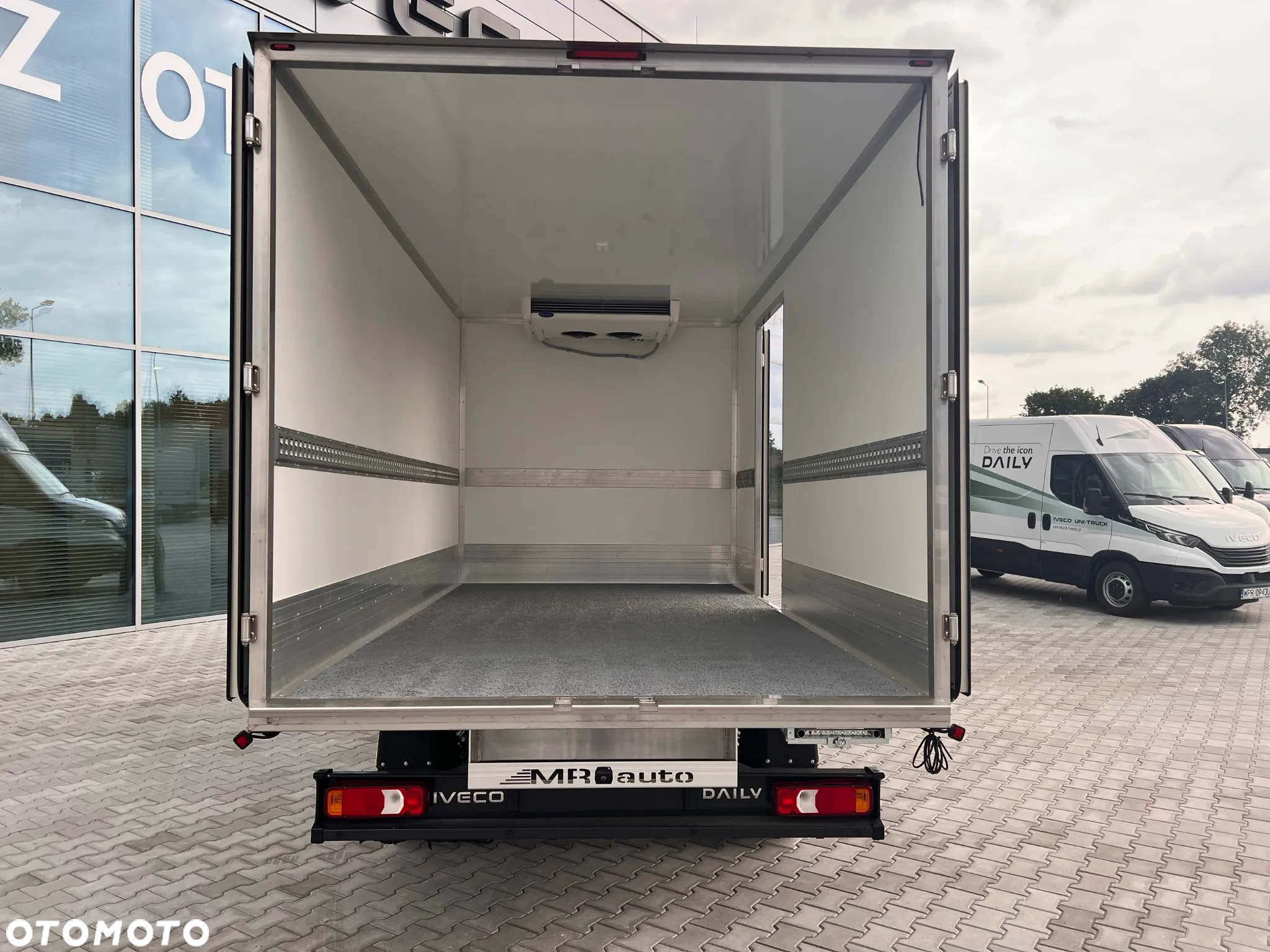 Iveco IZOTERMA Z GRZANIEM,OD RĘKI,HIMATIC - 11