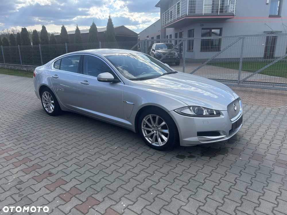 Jaguar XF 2.2 D Luxury - 6