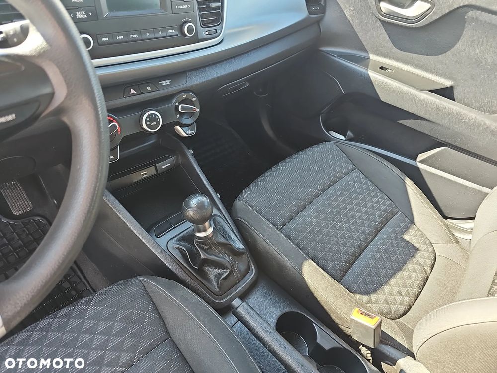 Kia Rio 1.2 M - 17