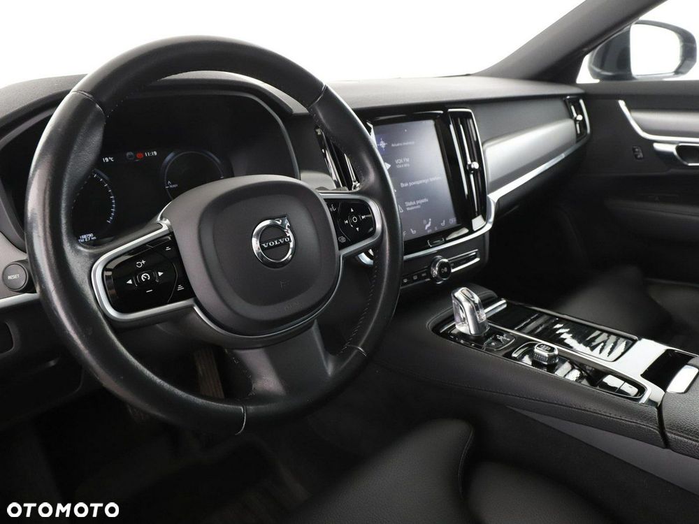 Volvo V90 T8 Twin Engine AWD Momentum - 14