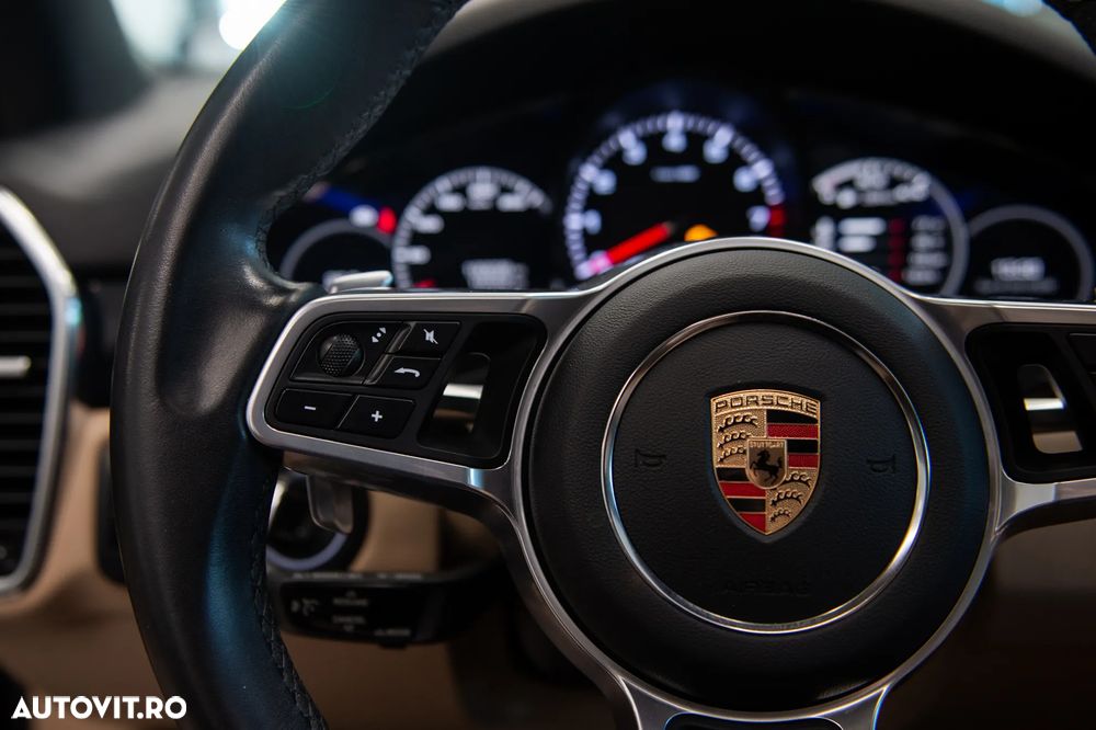 Porsche Cayenne Standard - 23
