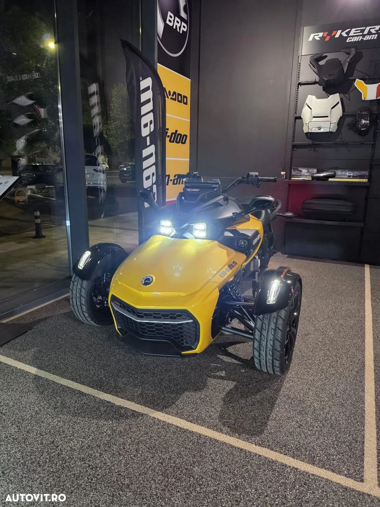 Can-Am Spyder - 6