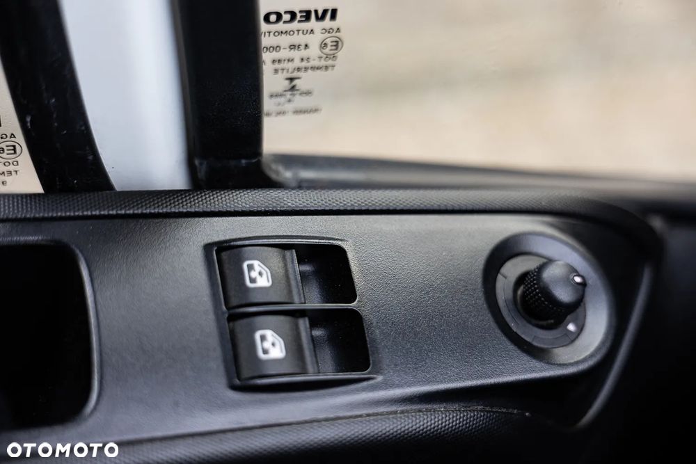 Iveco Daily 35S18 3.0D 180KM + pakiet LED - 15