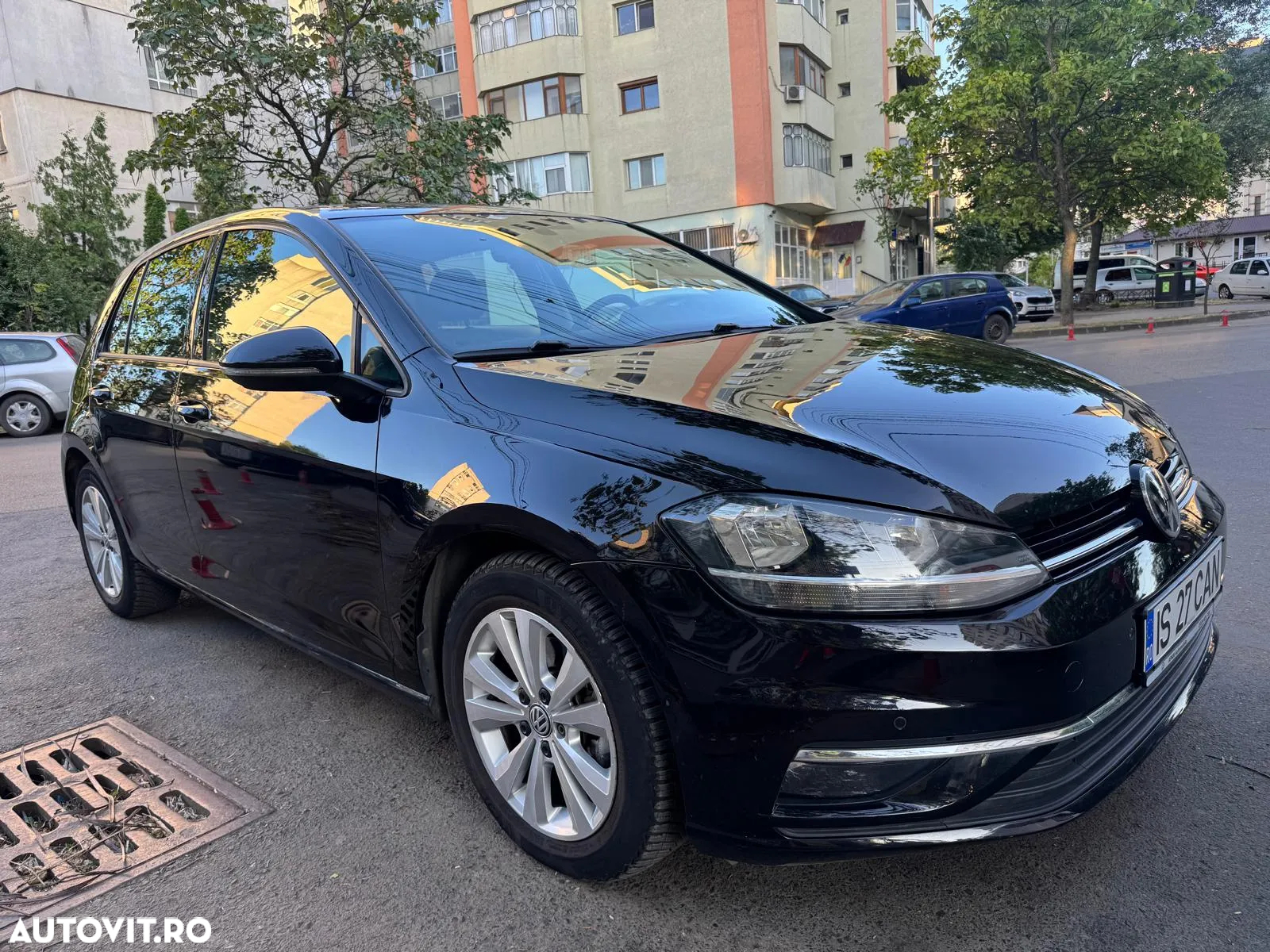 Volkswagen Golf - 2