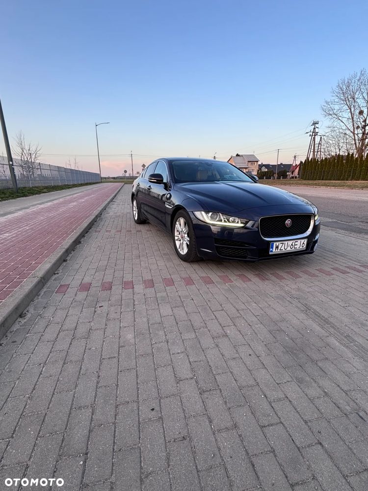 Jaguar XE 2.0 T Prestige - 19