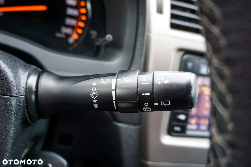 Toyota Avensis 1.8 Comfort - 27