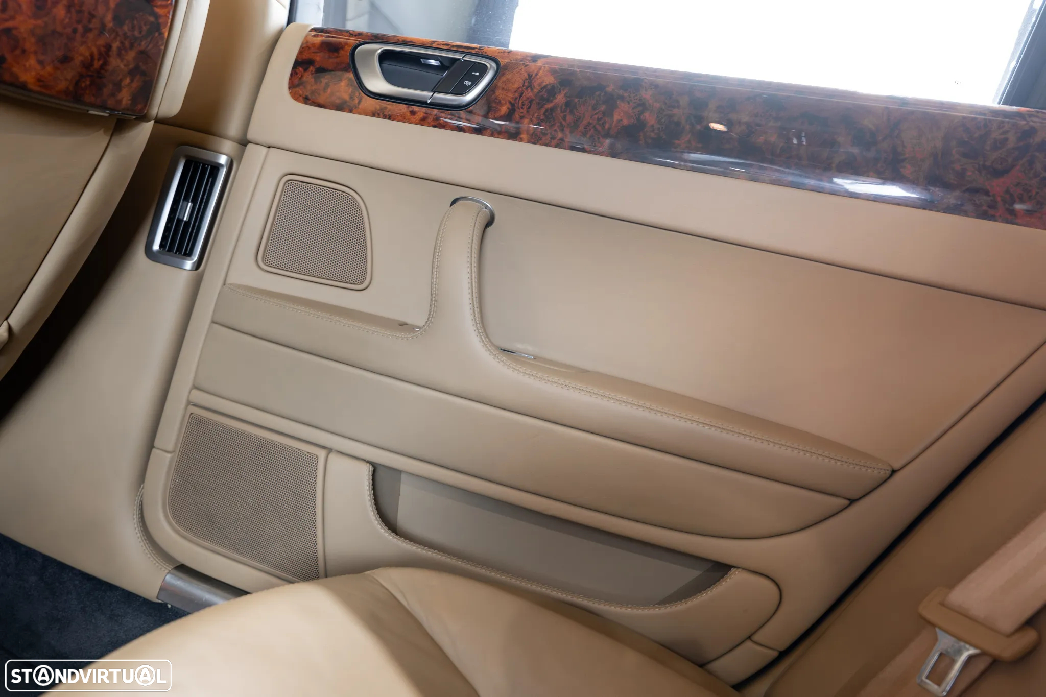 Bentley Continental Flying Spur Standard - 30