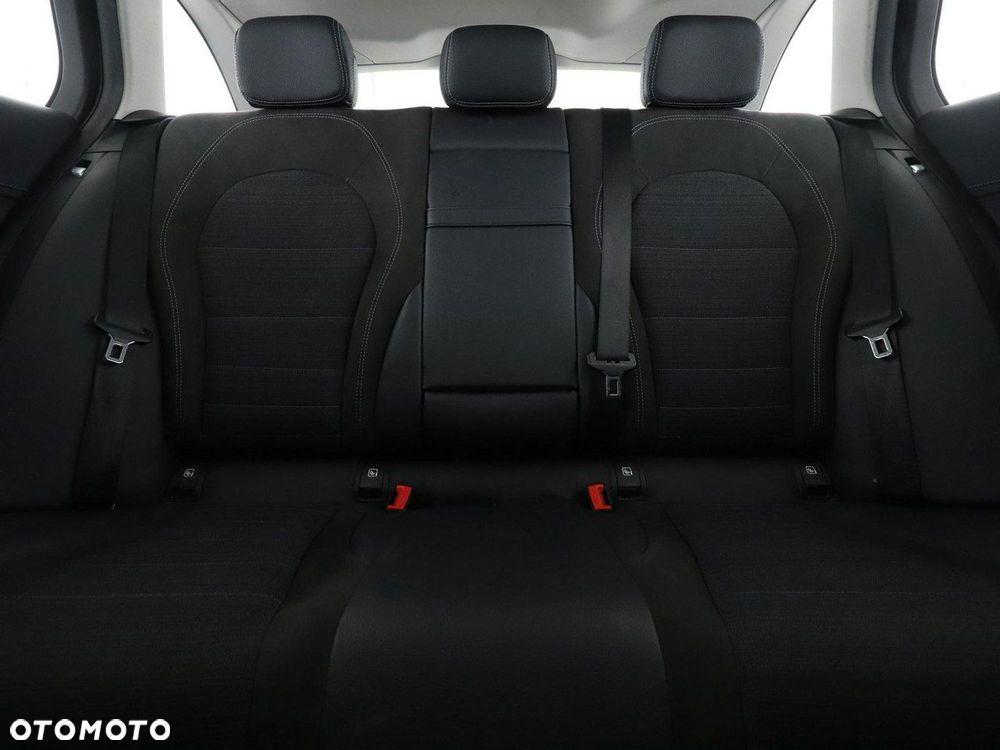 Mercedes-Benz Klasa C 180 9G-TRONIC Avantgarde - 19