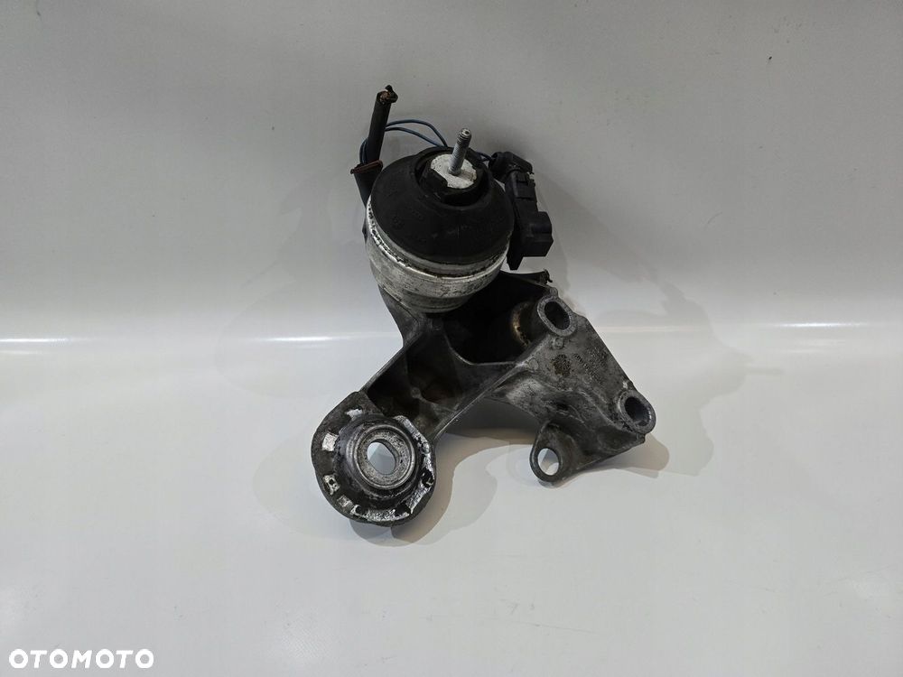 PODUSZKA SILNIKA ŁAPY AUDI A6 C5 2.5 TDI 99R 8D0199382M - 1