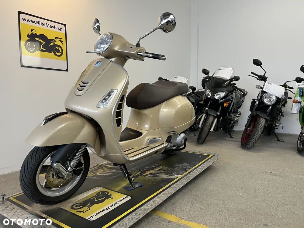 Vespa GTS - 4