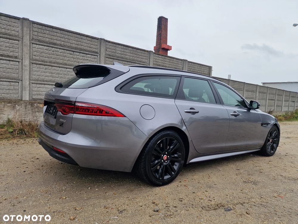 Jaguar XF 20d Sportbrake R-Sport - 35