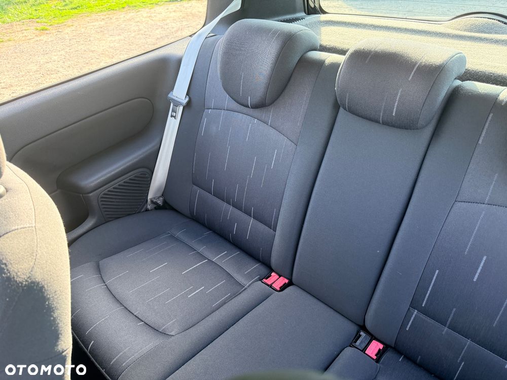 Renault Clio 1.4i RT 16V - 22
