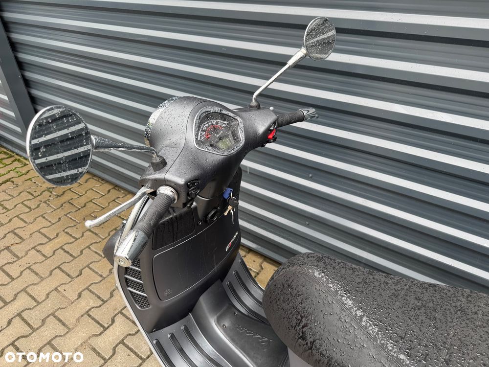 Piaggio Vespa - 9