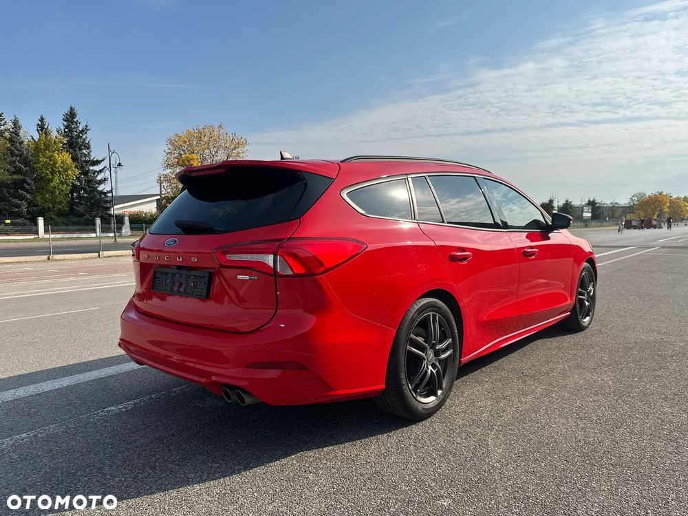 Ford Focus 1.0 EcoBoost Hybrid ST-LINE X - 6