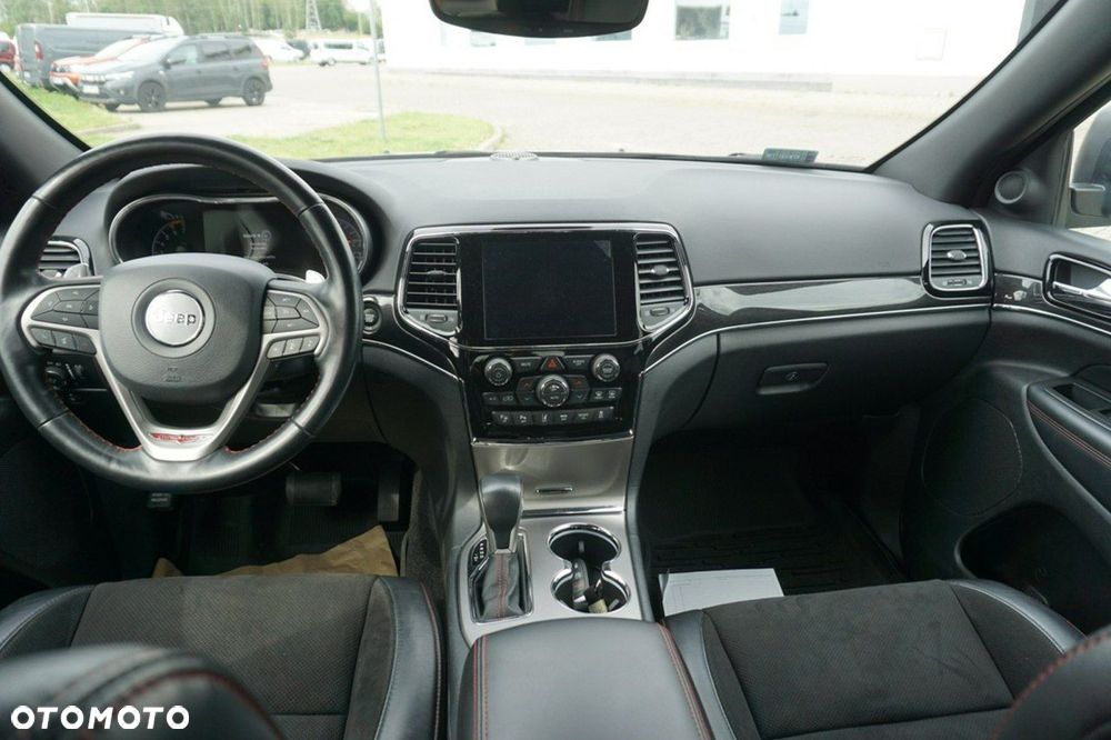 Jeep Grand Cherokee - 14