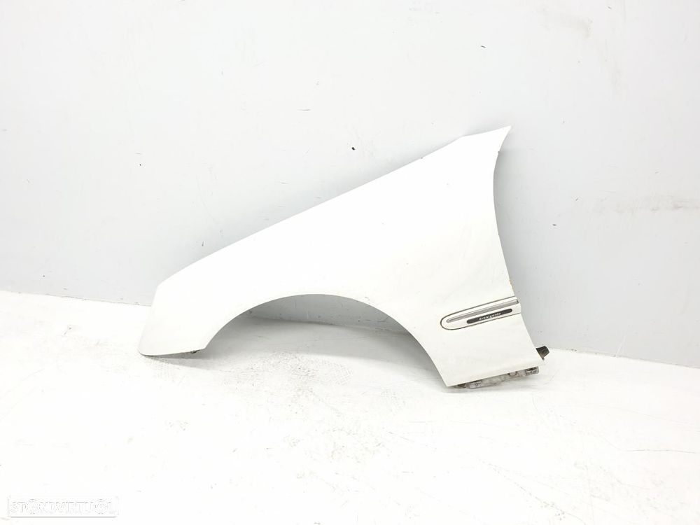 GUARDA-LAMAS FRENTE ESQUERDO MERCEDES-BENZ CLASE C BM 203 BERLINA - 1