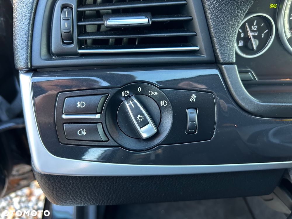 BMW Seria 5 520d Luxury Line - 28