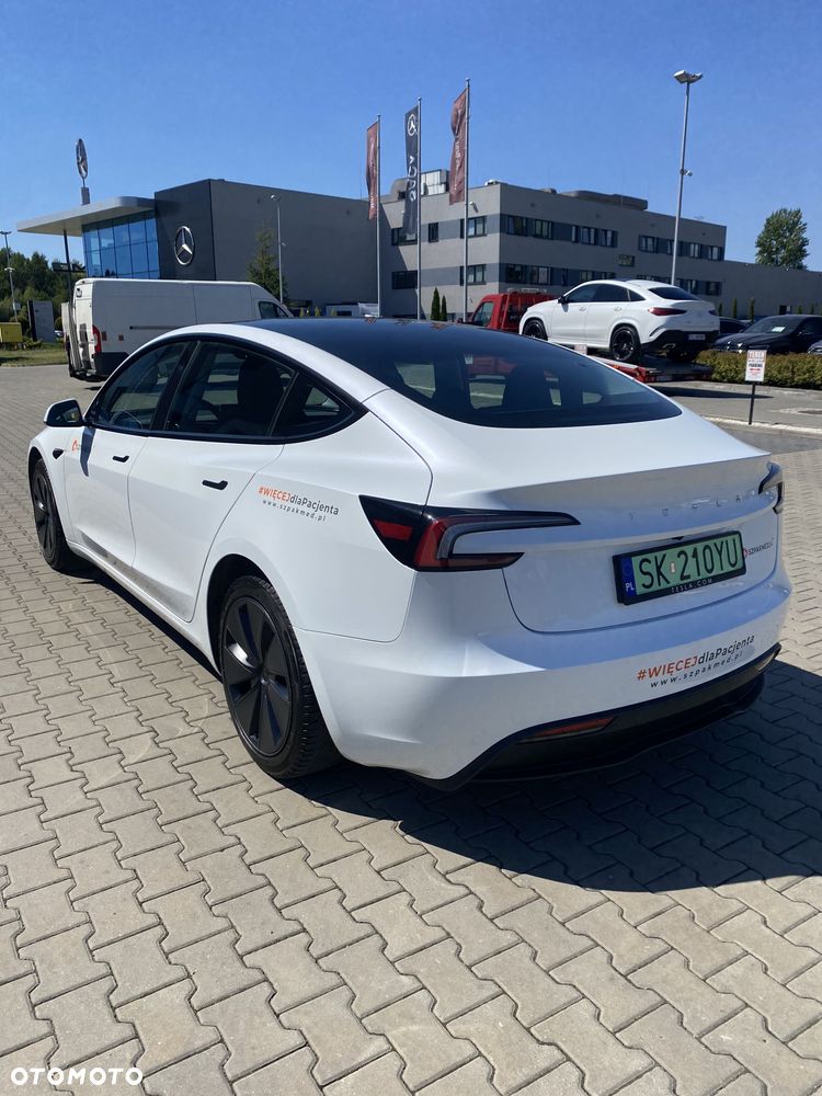 Tesla Model 3 - 5