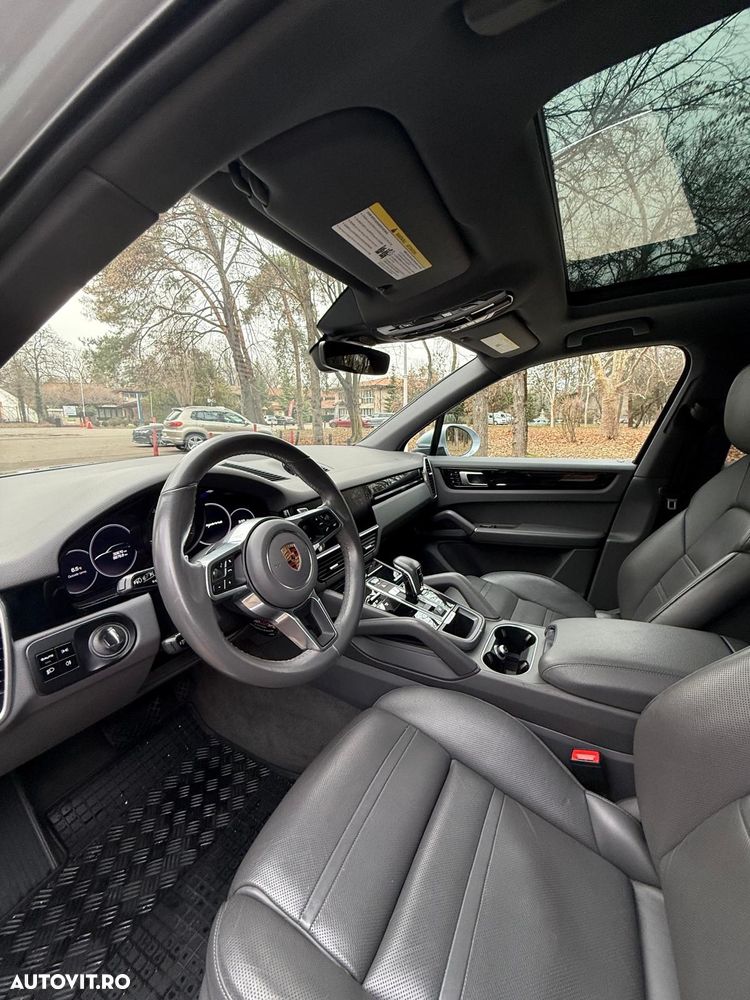 Porsche Cayenne - 2
