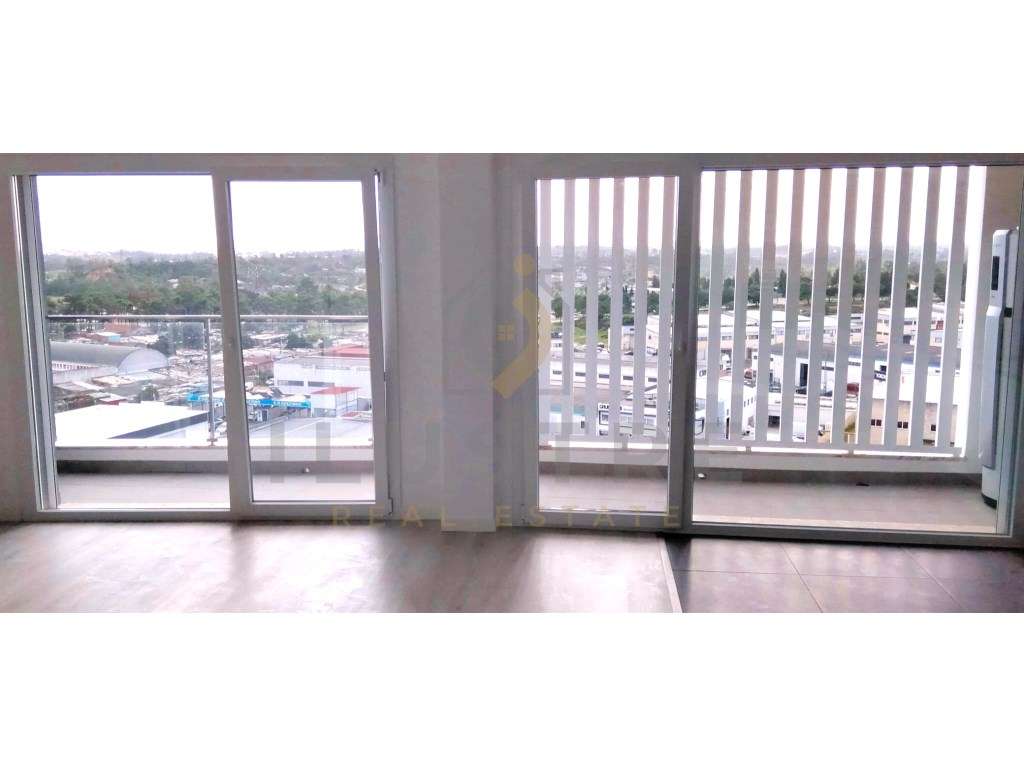 Apartamento T2 com varandas panorâmicas e parqueamento em Santa Mar... - Grande imagem: 4/21