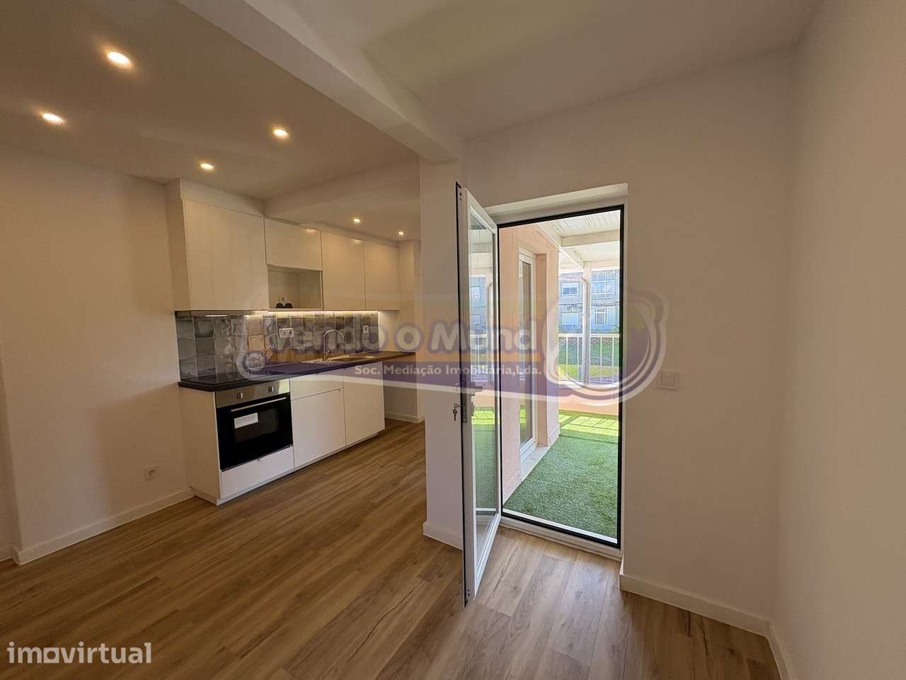 Apartamento T2 em Queluz (LXSIN027) - Grande imagem: 2/45