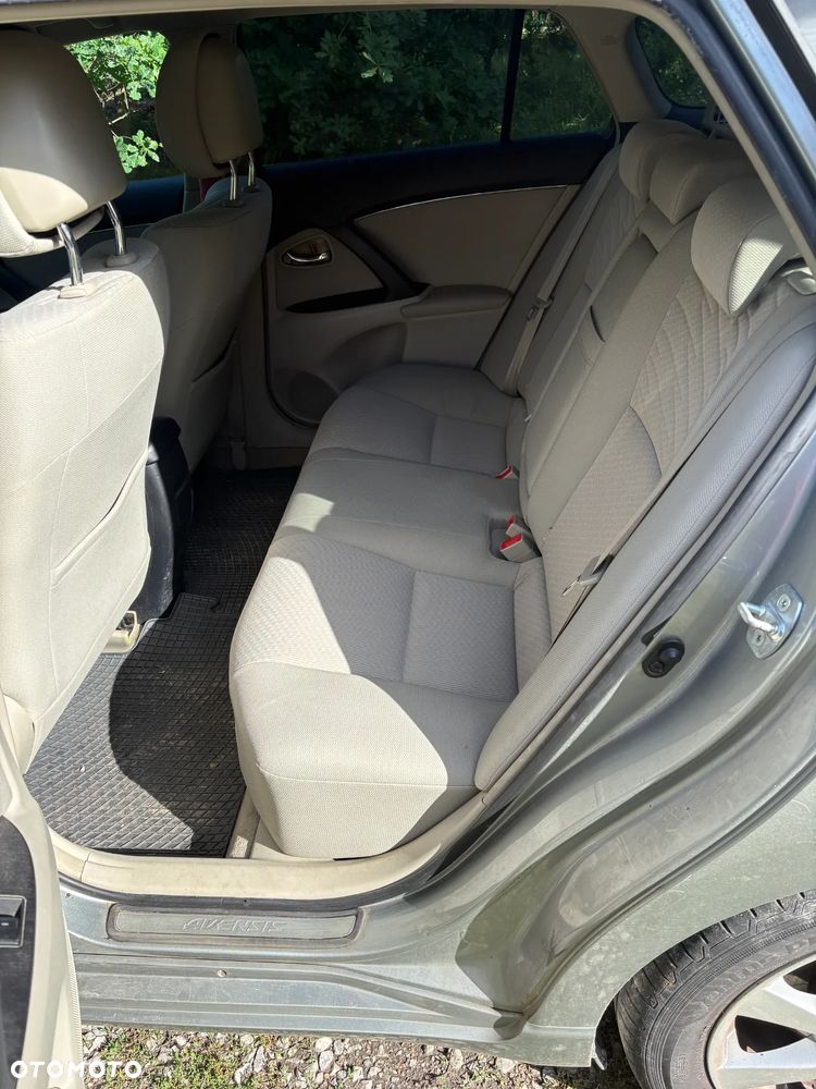 Toyota Avensis 2.0 D-4D Sol+NAVI - 7
